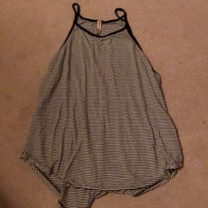 Black and white flowy top